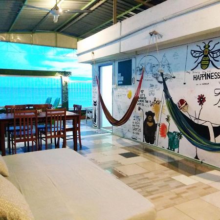 Sandakan Backpackers Hostel Bagian luar foto