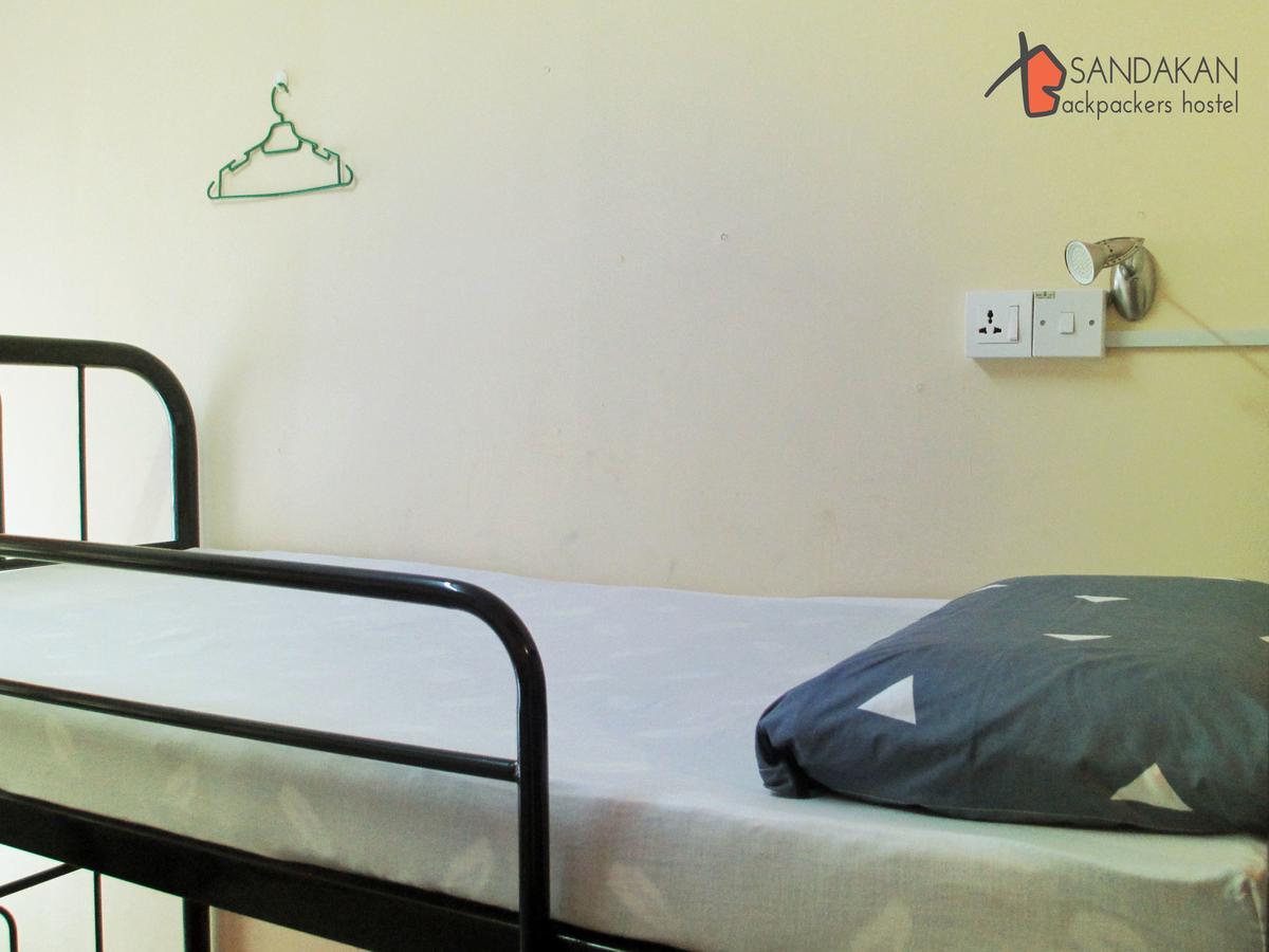 Sandakan Backpackers Hostel Bagian luar foto