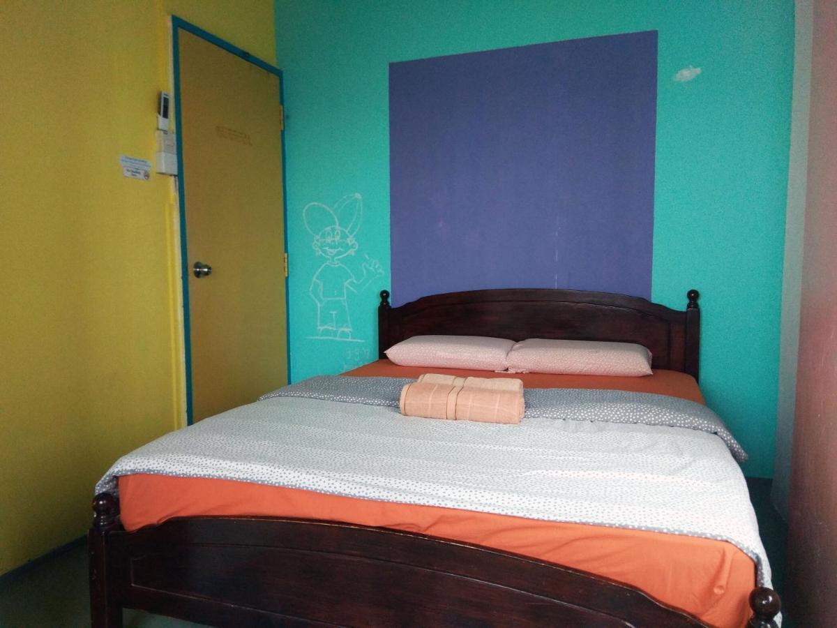 Sandakan Backpackers Hostel Bagian luar foto