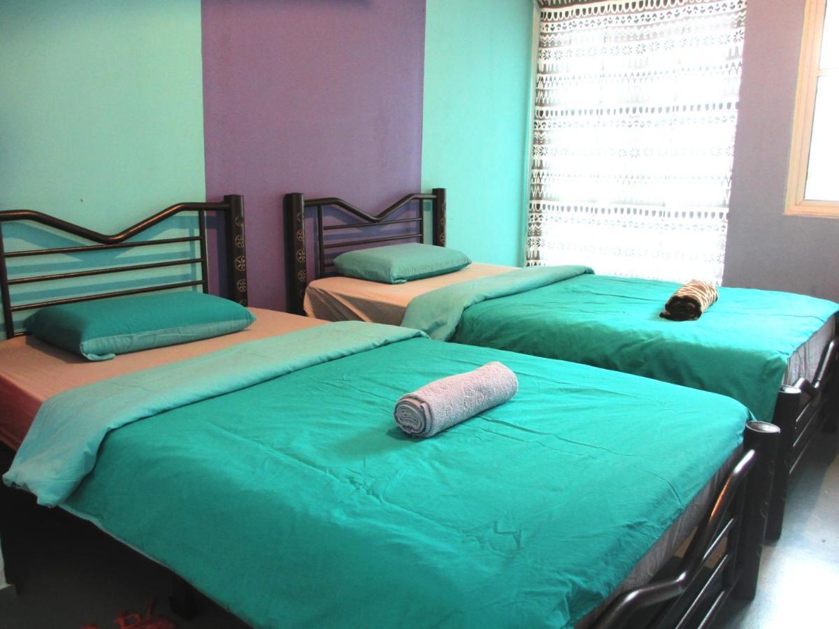 Sandakan Backpackers Hostel Bagian luar foto