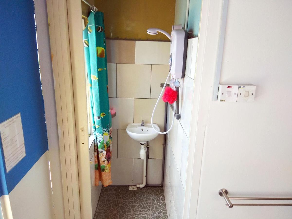 Sandakan Backpackers Hostel Bagian luar foto